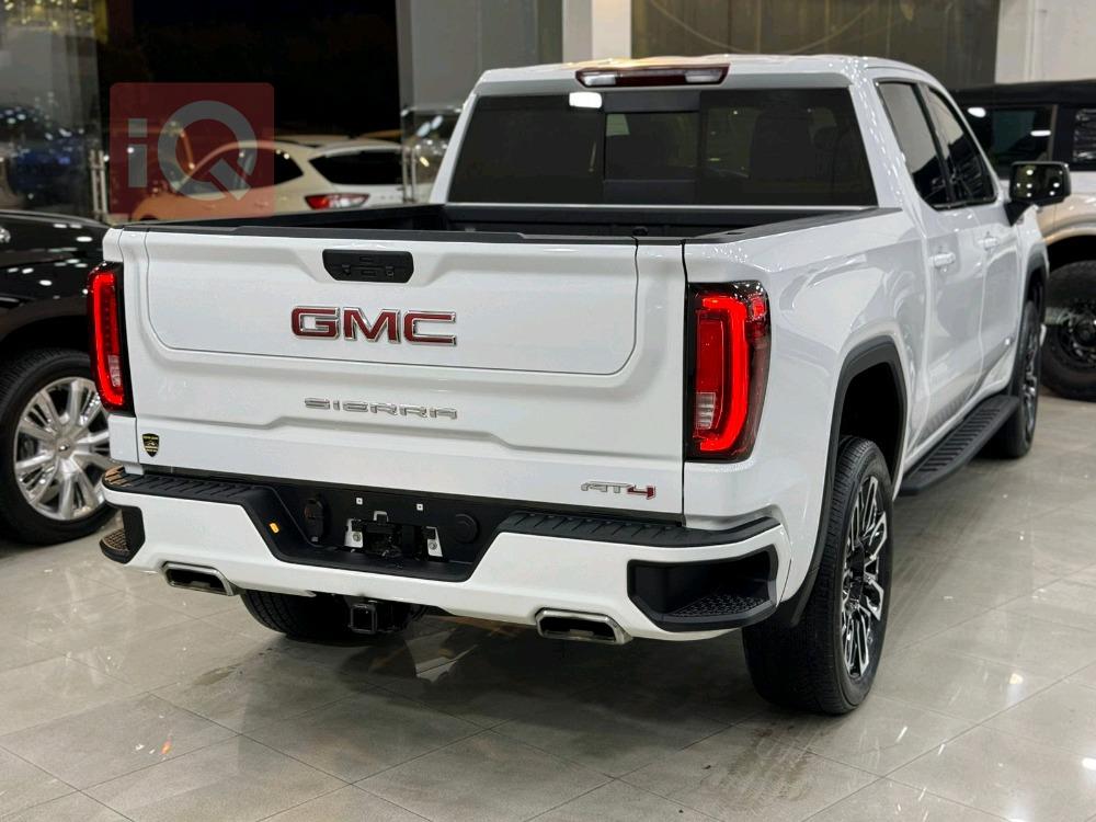 GMC Sierra